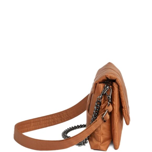 Brand New Lug Plie Shoulder/Crossbody Handbag in Beautiful Cappuccino - Picture 3 of 5